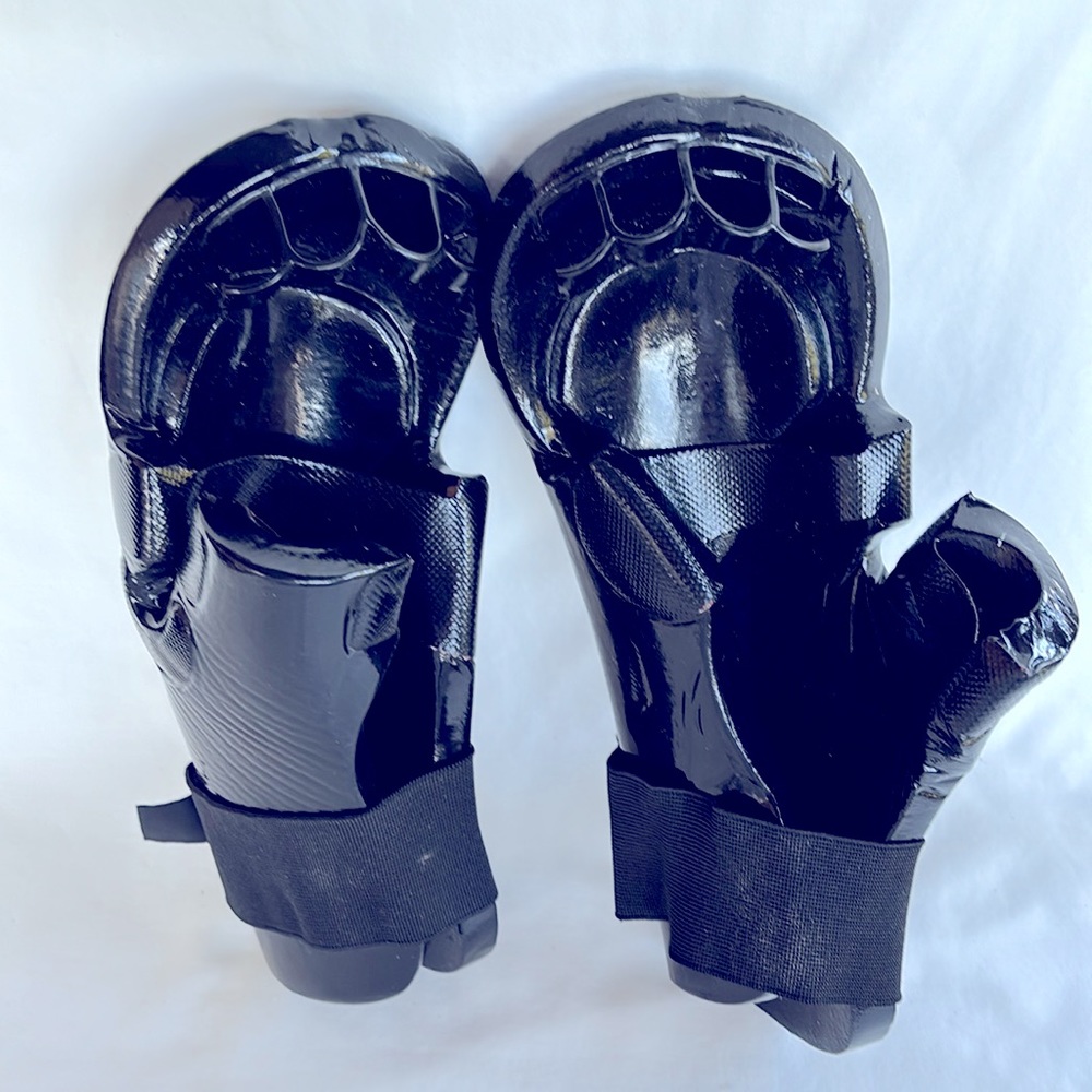 MACHO NWOT YOUTH DYNA PUNCHES BLACK - Picture 2 of 9